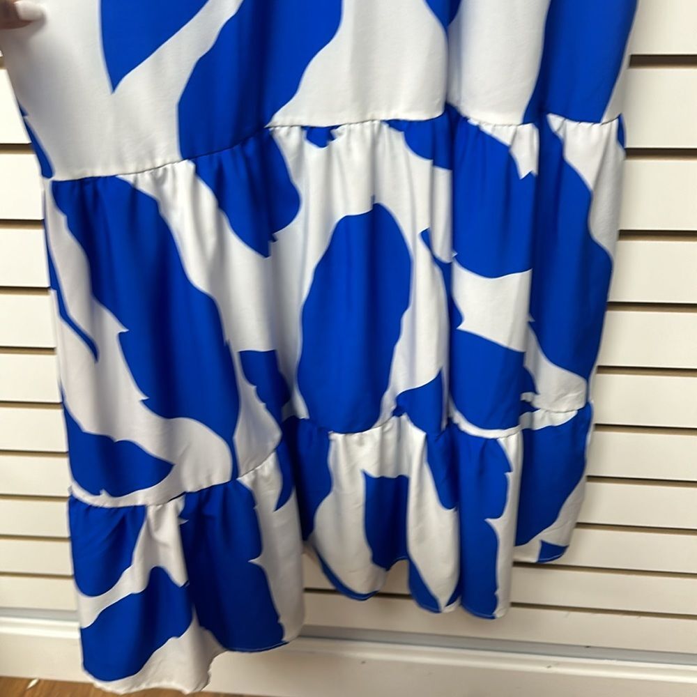 NWT Women’s White/Blue Print Maxi Dress -Size One Size (Small/Medium) - Picture 4 of 8